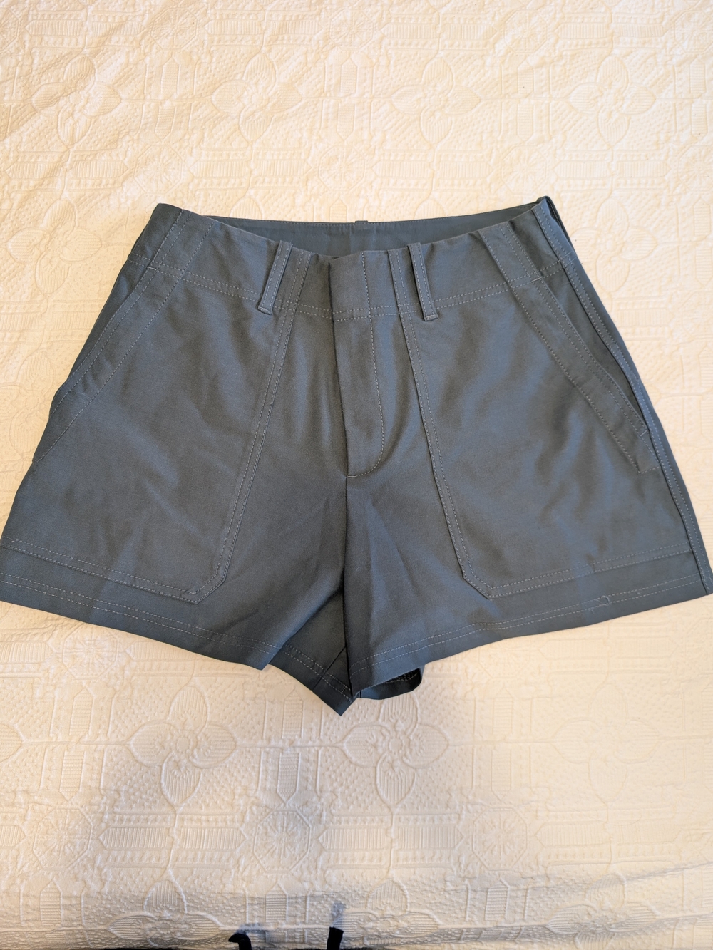 Athleta Slate Gray High-Waist barrel Utility Shorts
